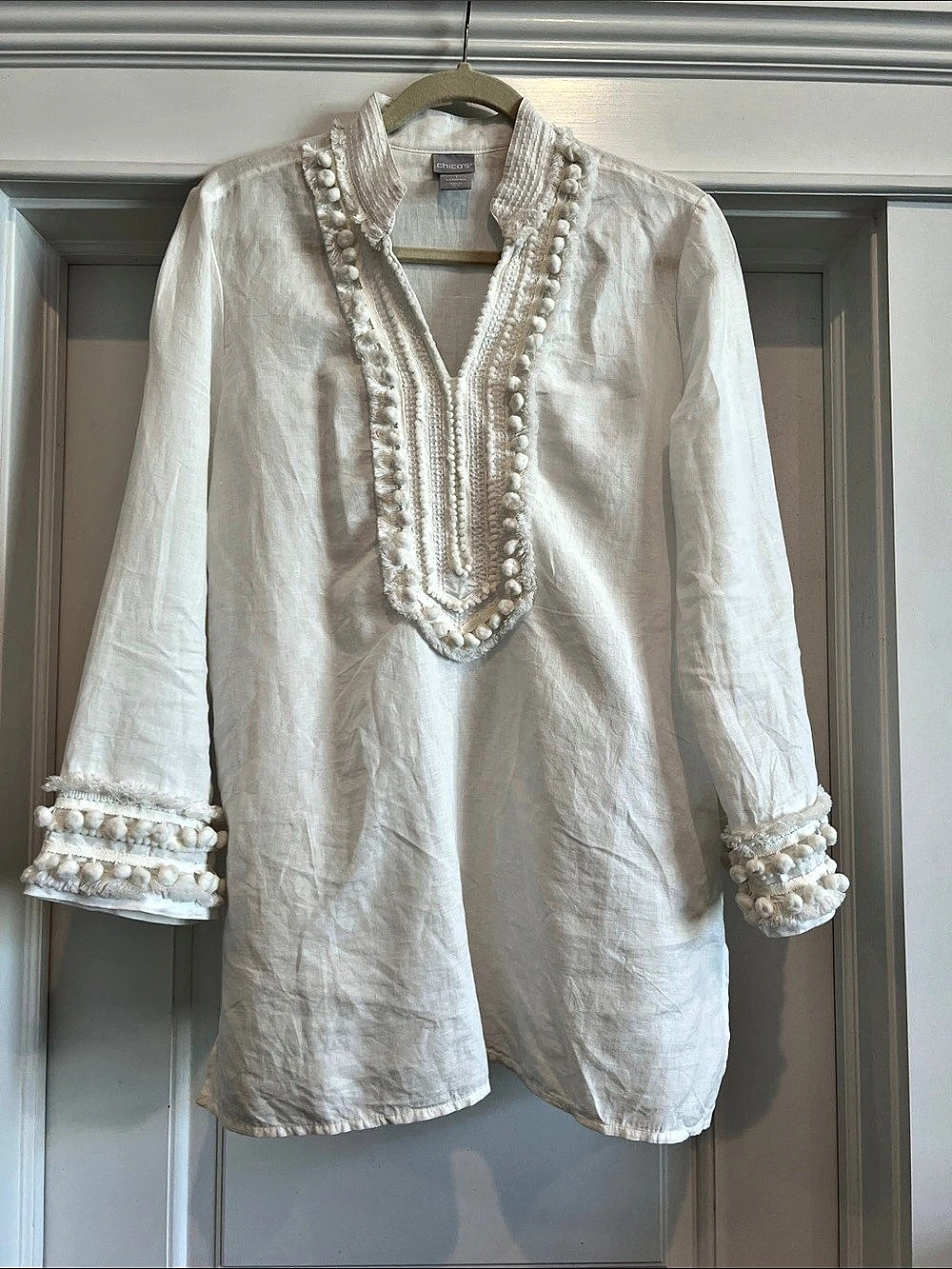 chicos Embellished White Tunic Size 1 Like New